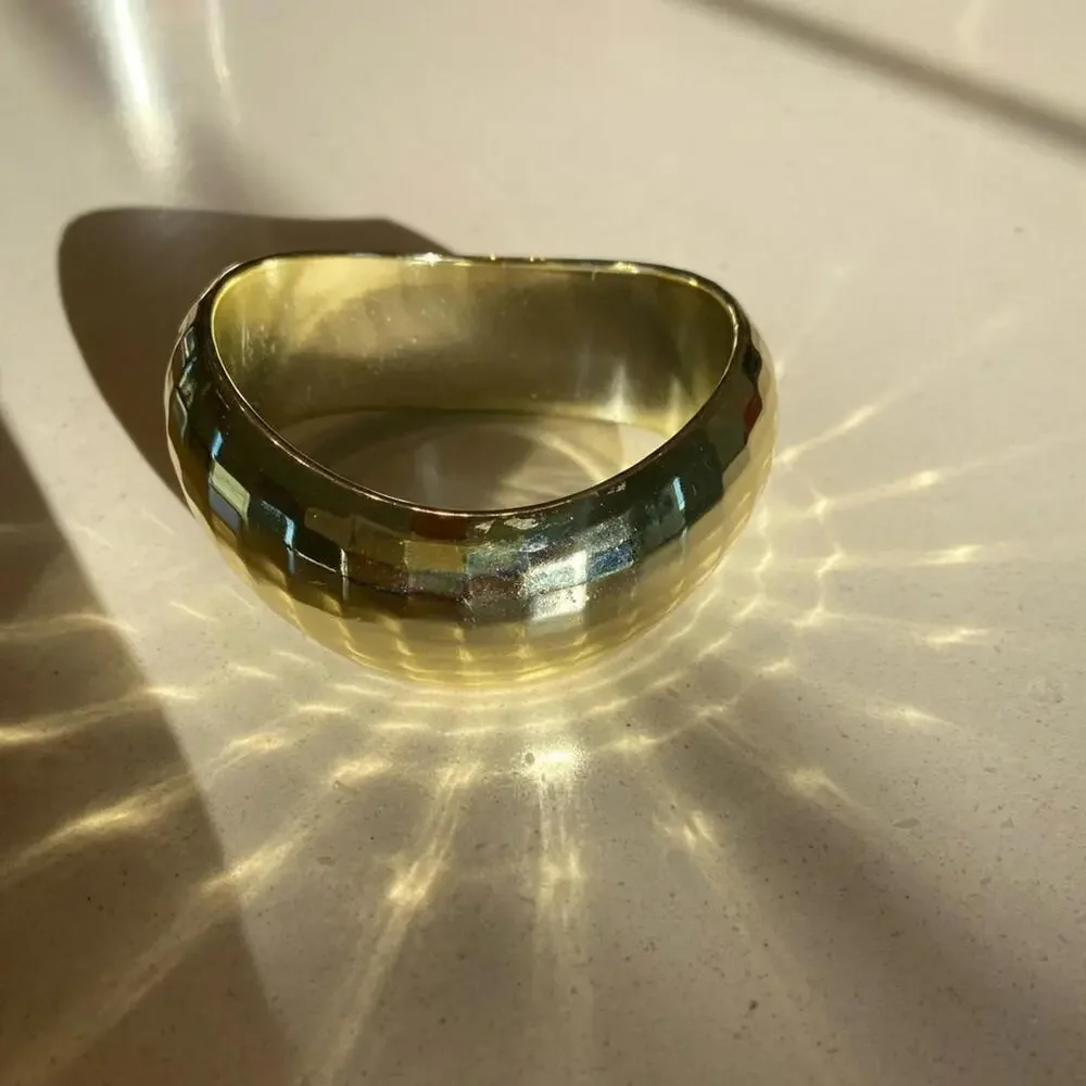 Vintage Gold Tone Faceted Bangle Bracelet Wavy Metallic